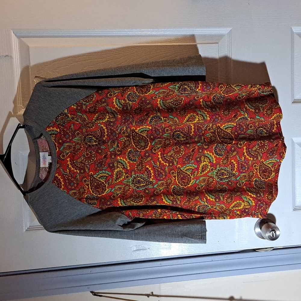 Lularoe Randy tee